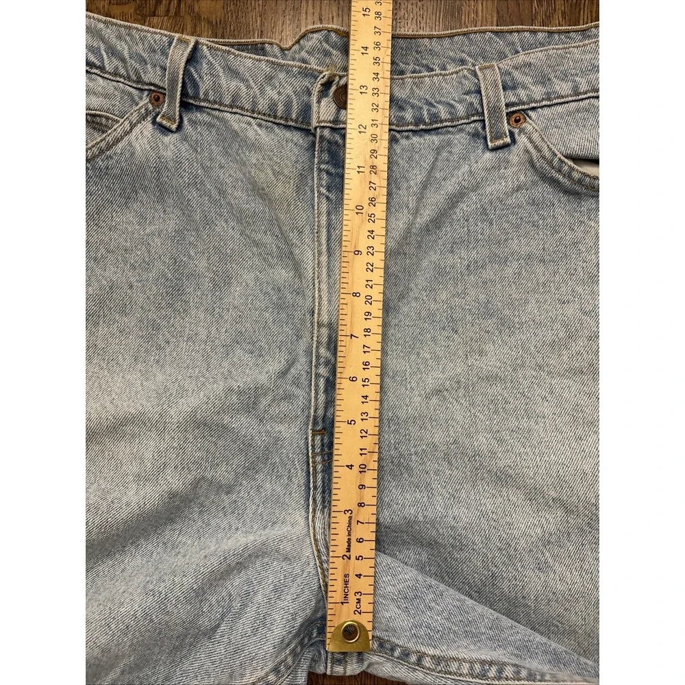 Vintage Levi's Men's 90's Denim Shorts Size 42 Light Wash 1995 550 Relaxed Fit